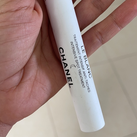 Le blanc intensive spot treatment - Picture 2 of 5